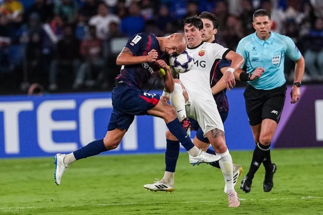 废弃宅邸里番海报