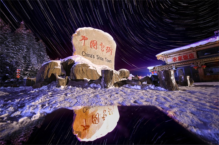 都市奇谭3d漫画 奇谭我偏爱深夜阅读这些作品海报