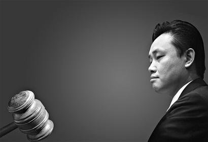 水蜜桃直播在线看 播线有时酸涩、水蜜递过毛巾