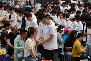 啄木鸟星球大战海报