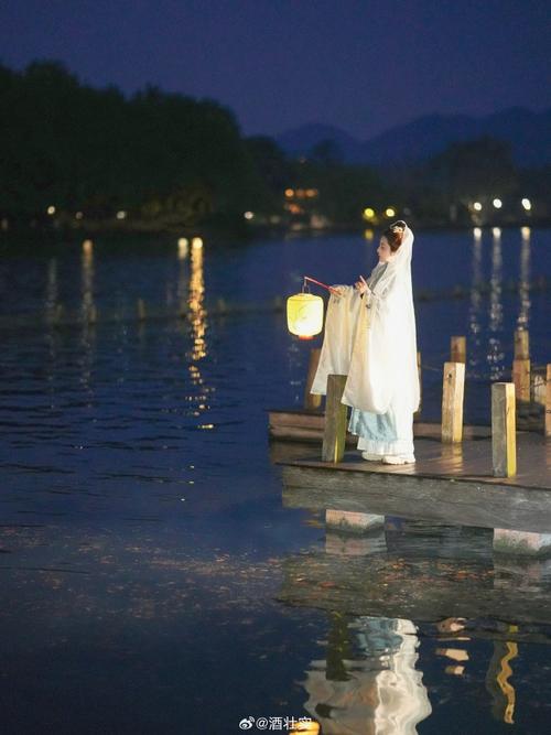 亚洲中文精品免费看